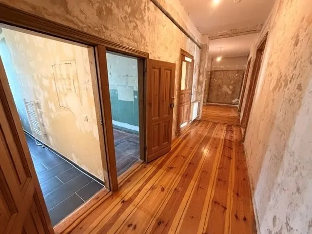 Wohnung mit Charakter und Potenzial – Ideal für Heimwerker und Kreative! — photo 1